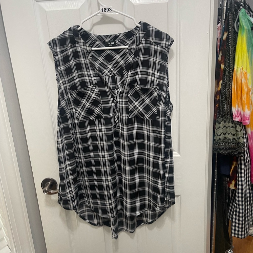 Torrid Harper Black and White Checkered Blouse - Picture 4 of 15
